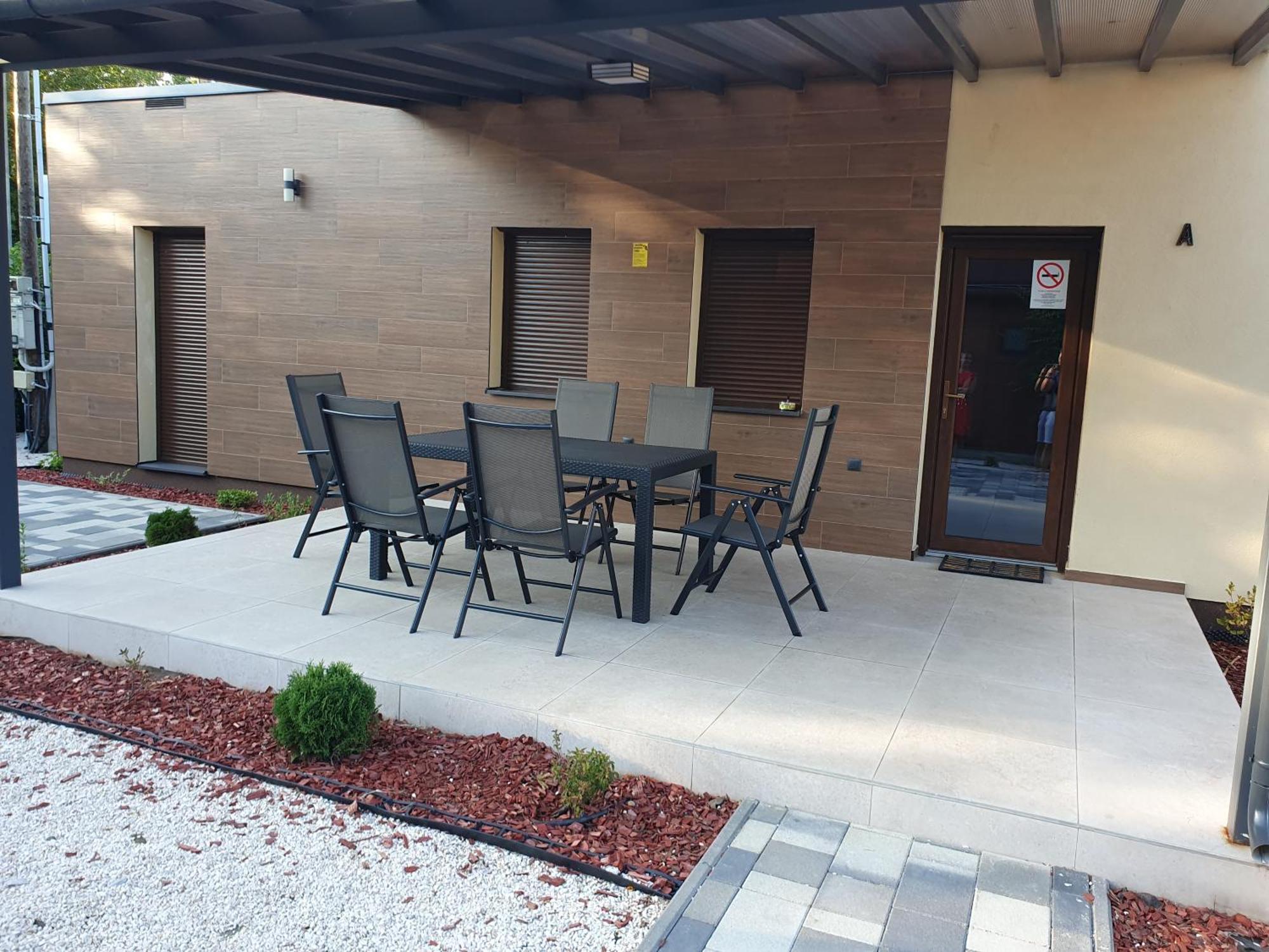 H&H Apartments Poroszlo Exterior photo